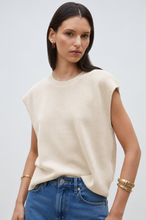 Load image into Gallery viewer, Suncoo Plama Top in White
