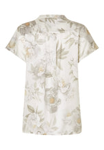 Load image into Gallery viewer, Dea Kudibal VidaDEA Blouse with wing sleeve in Paeonia White
