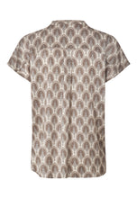 Load image into Gallery viewer, Dea Kudibal VidaDEA Blouse with wing sleeve in Conifer Taupe
