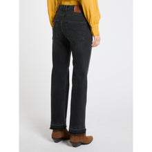 Load image into Gallery viewer, Marella Crop Jeans in Black
