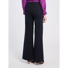 Load image into Gallery viewer, Marella wlcrop Jeans in Midnight Blue
