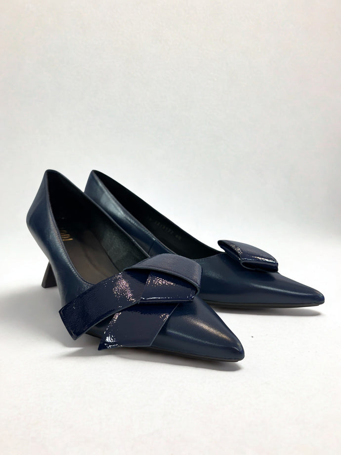 Lodi KAL Court Shoe in Navy