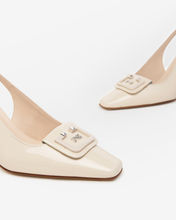 Load image into Gallery viewer, NeroGiardini Patent Leather Pumps in Milk
