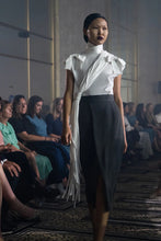 Load image into Gallery viewer, Edeline Lee Tulip Blouse in Ivory
