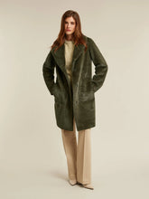 Load image into Gallery viewer, Beaumont Faven Jacket in Olive
