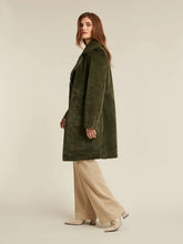 Load image into Gallery viewer, Beaumont Faven Jacket in Olive
