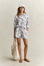 Load image into Gallery viewer, Gant Floral Linen Shorts in Blue
