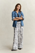 Load image into Gallery viewer, Gant Floral Linen Pants in Blue
