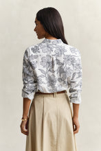 Load image into Gallery viewer, Gant Floral Print Shirt in Evening Blue

