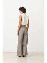 Load image into Gallery viewer, Suncoo John Trousers in Beige
