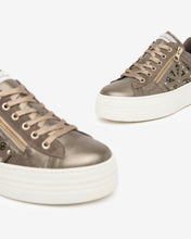 Load image into Gallery viewer, NeroGiardini Leather &amp; Suede Trainers in Gold
