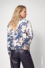 Load image into Gallery viewer, Monari Blue Floral Top
