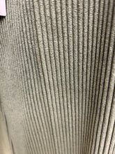 Load image into Gallery viewer, iBlue Trillo Cords in Pale Green
