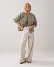 Load image into Gallery viewer, Summum Outdoor Bomber Jacket in Camo
