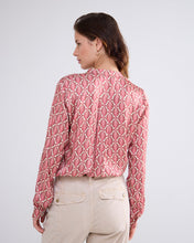 Load image into Gallery viewer, Summum Red Print Shirt
