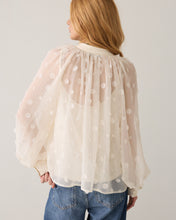 Load image into Gallery viewer, Summum 3D Floral Blouse
