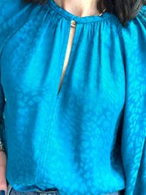 Load image into Gallery viewer, Suncoo Lavi Blouse in Teal
