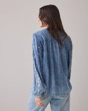 Load image into Gallery viewer, Summum Denim Shirt
