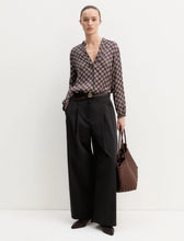 Load image into Gallery viewer, Emme Talento Brown Printed Blouse
