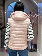 Load image into Gallery viewer, Reset Bordeaux Gilet in Rose
