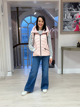 Load image into Gallery viewer, Reset Bordeaux Gilet in Rose
