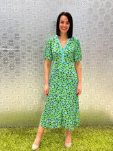 Load image into Gallery viewer, Suncoo Cedia Dress in Green
