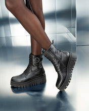 Load image into Gallery viewer, NeroGiardini Black Leather Laced Boot
