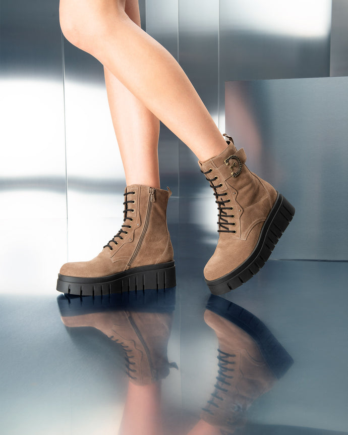 NeroGiardini Sand Suede Laced Boot