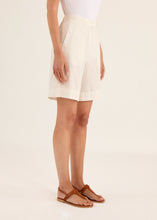 Load image into Gallery viewer, Rosso35 Garment-Dyed Half-Elasticated Bermuda Shorts in Beige
