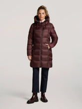 Load image into Gallery viewer, Reset Nagoya Padded Jacket in Bordeaux
