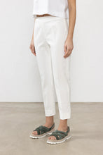 Load image into Gallery viewer, Peserico Super-Stretch Cotton Gabardine Trousers
