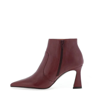 Lodi Retis Boots in Burgundy