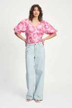 Load image into Gallery viewer, Pom Floral Jacquard Top in Pink
