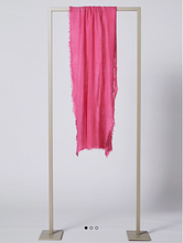 Load image into Gallery viewer, Herzen&#39;s Shawl 5010 in Pink
