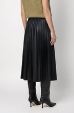 Load image into Gallery viewer, Monari Pleated Faux Leather Skirt in Black
