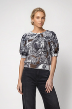 Load image into Gallery viewer, Monari Sweatshirt with Emblem Pattern in Black/Green Pattern

