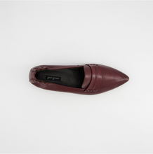 Load image into Gallery viewer, Paul Green 1225 in Wine
