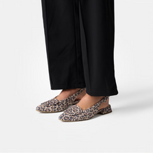 Load image into Gallery viewer, Paul Green 6090 Sling-Back in Leopard
