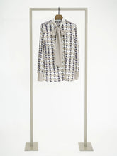 Load image into Gallery viewer, Herzen Blouse 6079  in Creamy Black
