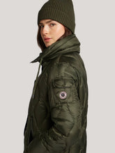 Load image into Gallery viewer, Reset Verona Quilted Jacket in Forest Green
