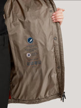 Load image into Gallery viewer, Reset Verona Quilted Jacket in Fossil
