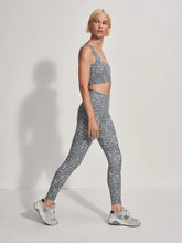 Load image into Gallery viewer, Varley Move Pocket High Legging 25&quot;
