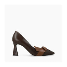 Load image into Gallery viewer, Lodi Ronco Court Shoe in Tan
