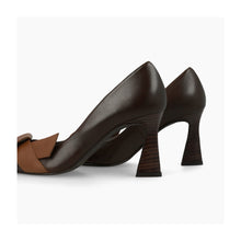 Load image into Gallery viewer, Lodi Ronco Court Shoe in Tan
