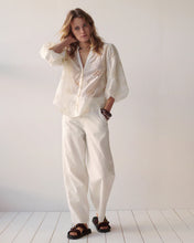 Load image into Gallery viewer, Summum Cocoon-fit trousers in Cream

