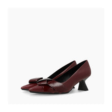 Load image into Gallery viewer, Lodi KAL Court Shoe in Burgundy
