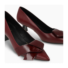 Load image into Gallery viewer, Lodi KAL Court Shoe in Burgundy
