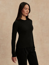 Load image into Gallery viewer, Varley Edna Long Sleeve Fitted Tee in Black
