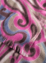 Load image into Gallery viewer, Codello Paisley Print Scarf in Pink
