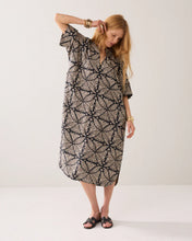 Load image into Gallery viewer, Summum Print Maxi Dress
